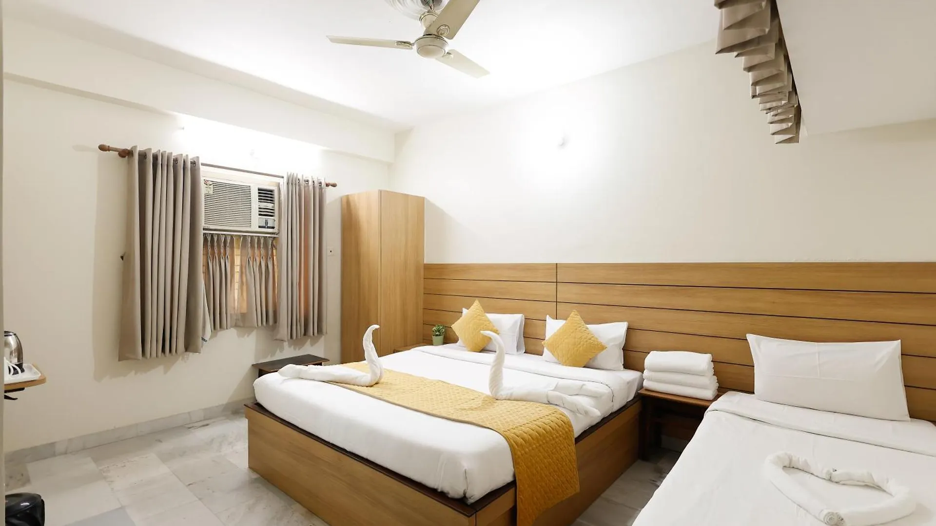Balaji Homestay - Home With Free Wi-Fi And Parking Βαρανάσι 0*,
