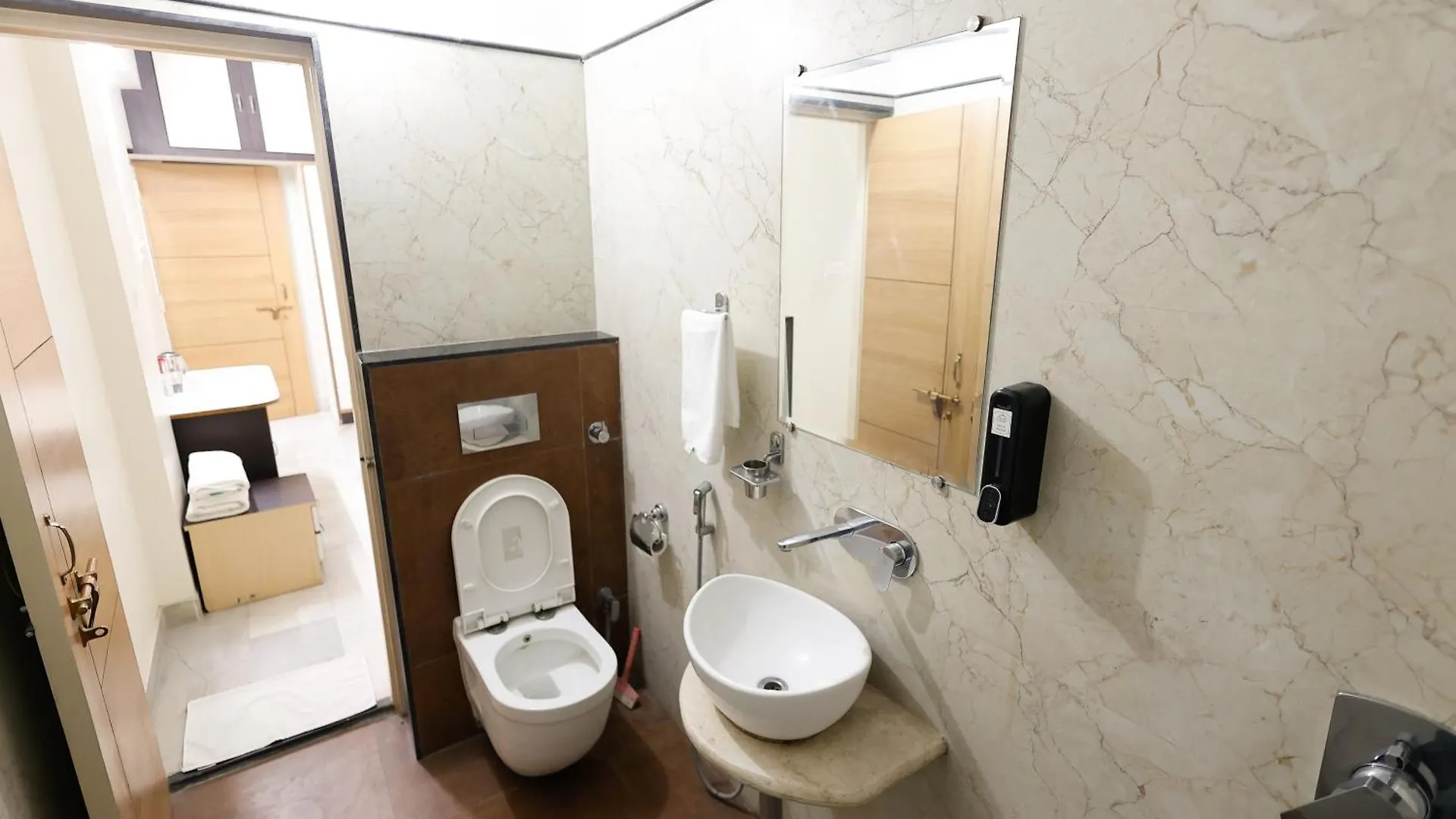 Balaji Homestay - Home With Free Wi-Fi And Parking Βαρανάσι Ινδία