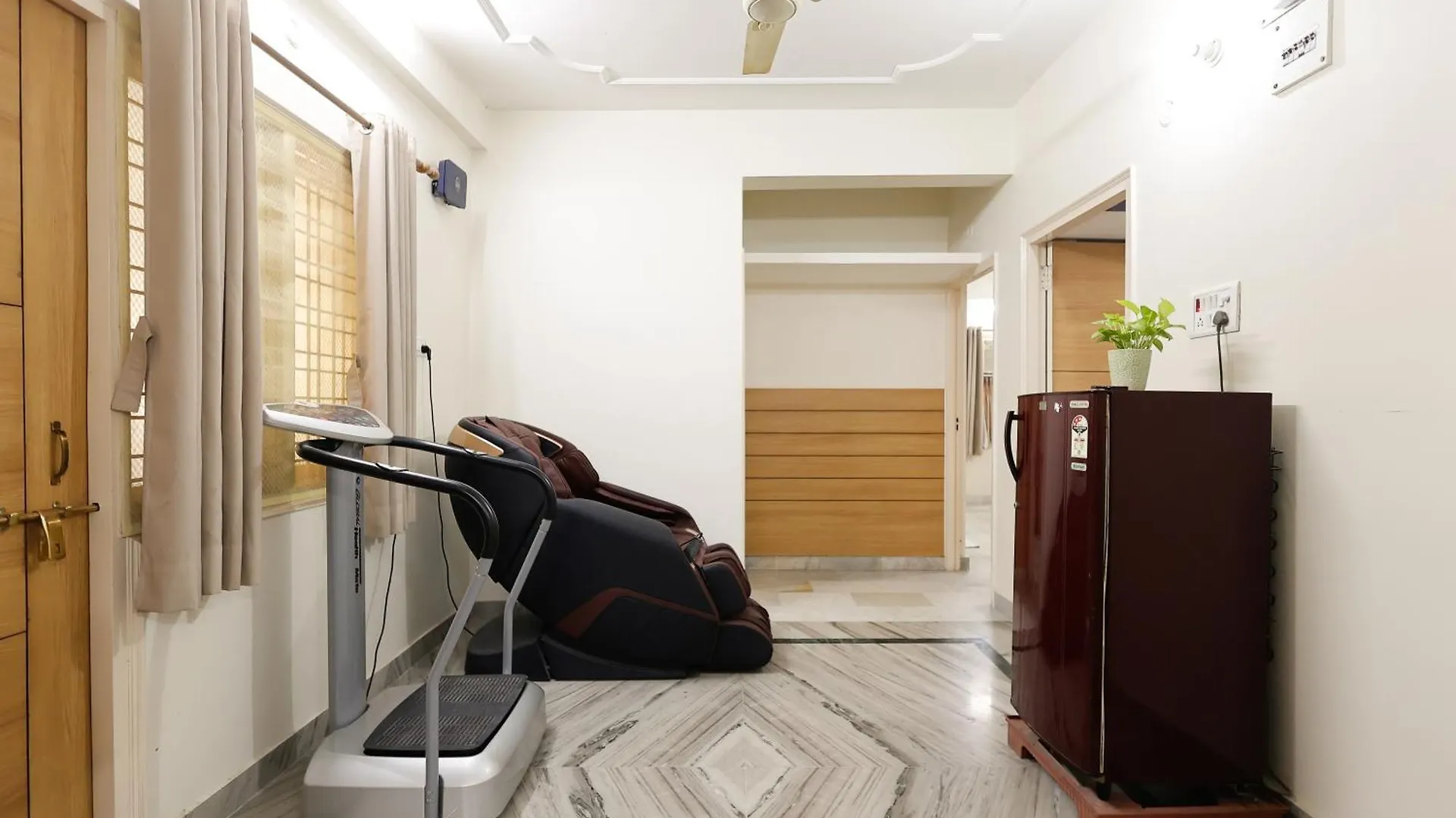 Balaji Homestay - Home With Free Wi-Fi And Parking Βαρανάσι 0*,